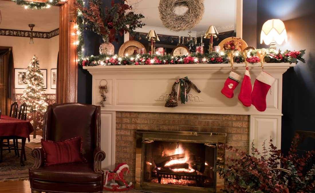 Tips-for-Styling-Your-Holiday-Mantel